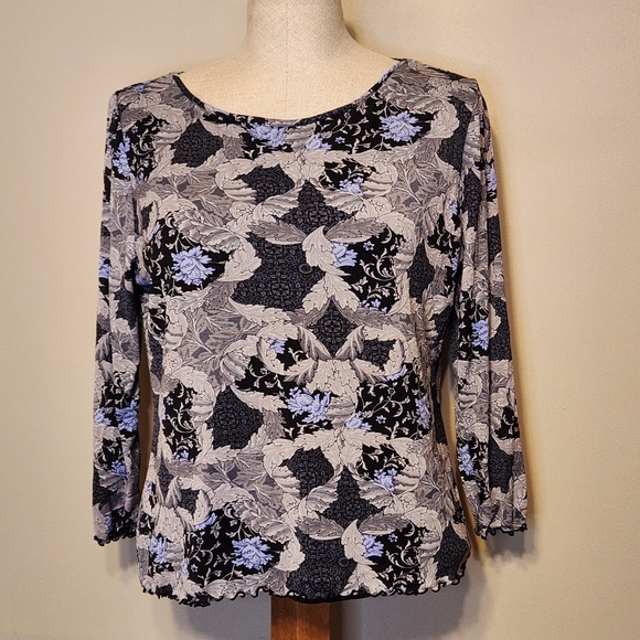 Apostrophe Tops - Apostrophe Floral Blouse Large Delicate scalloped bottom hems and cuffs